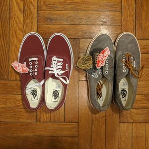 2 pairs of Vans Authentics